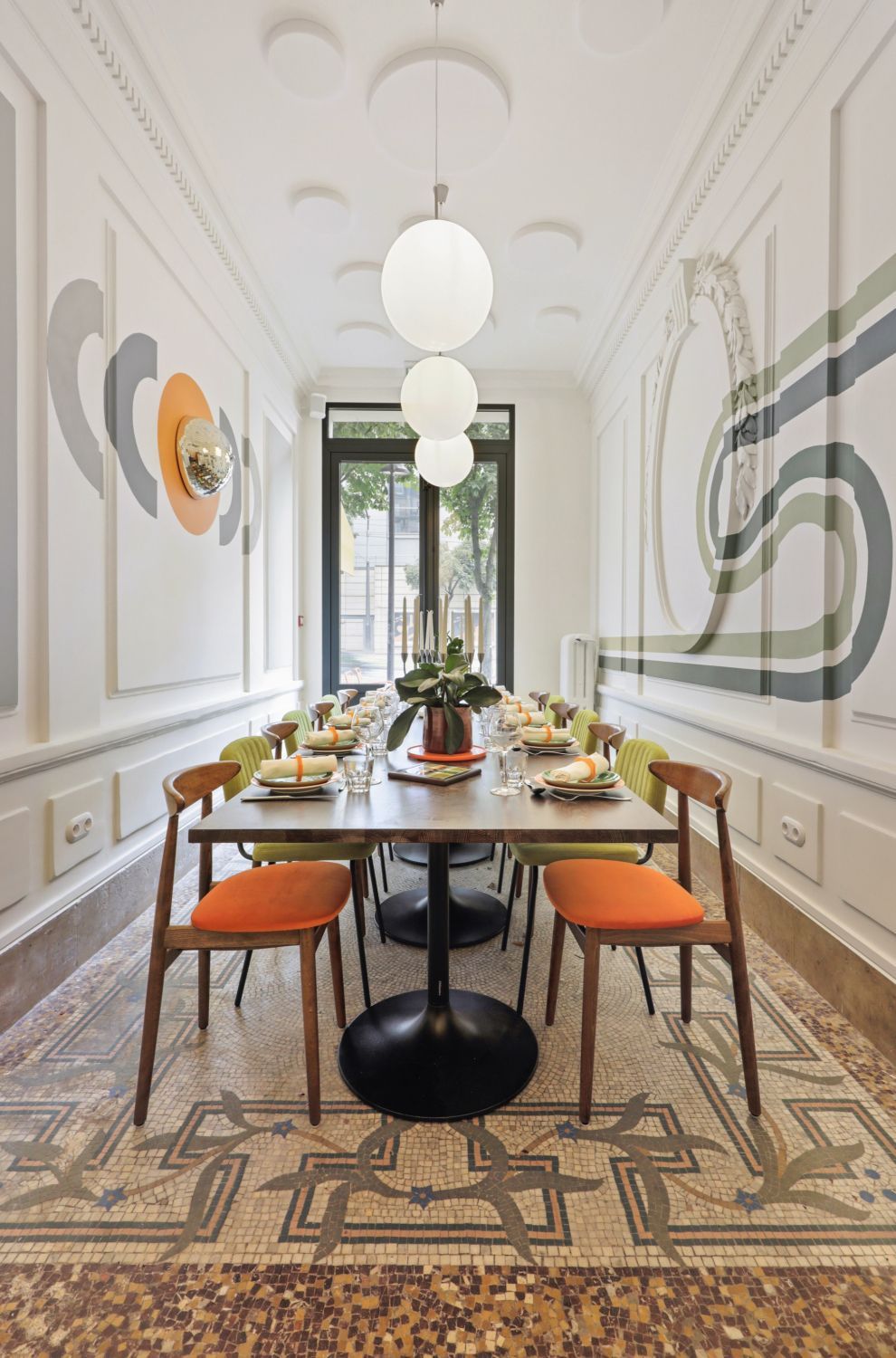A Unique 70s-Inspired Event Venue in Paris with Immersive Décor
