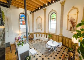 A chapel turned loft with a view of the Auvergne volcanoes