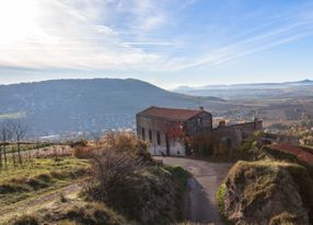 A chapel turned loft with a view of the Auvergne volcanoes