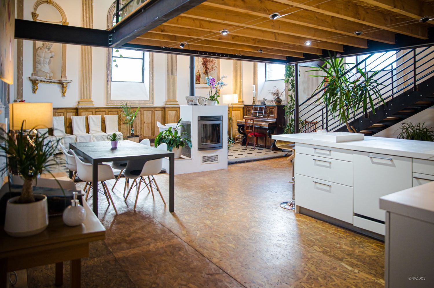 A chapel turned loft with a view of the Auvergne volcanoes
