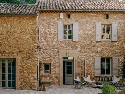 Magnificent Farmhouse with Mont Ventoux View | Events & Vacation