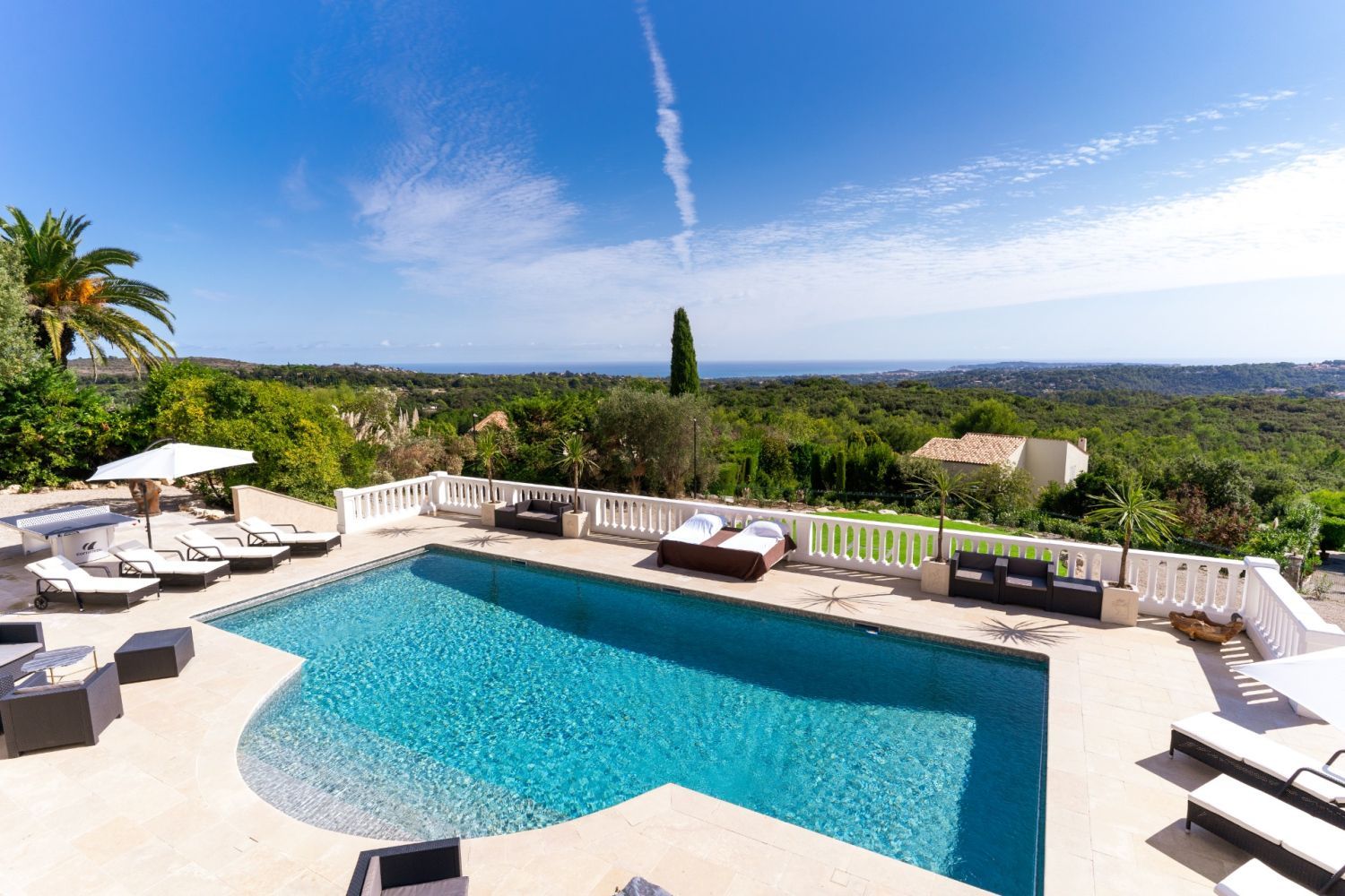 Luxury 8-bedroom villa