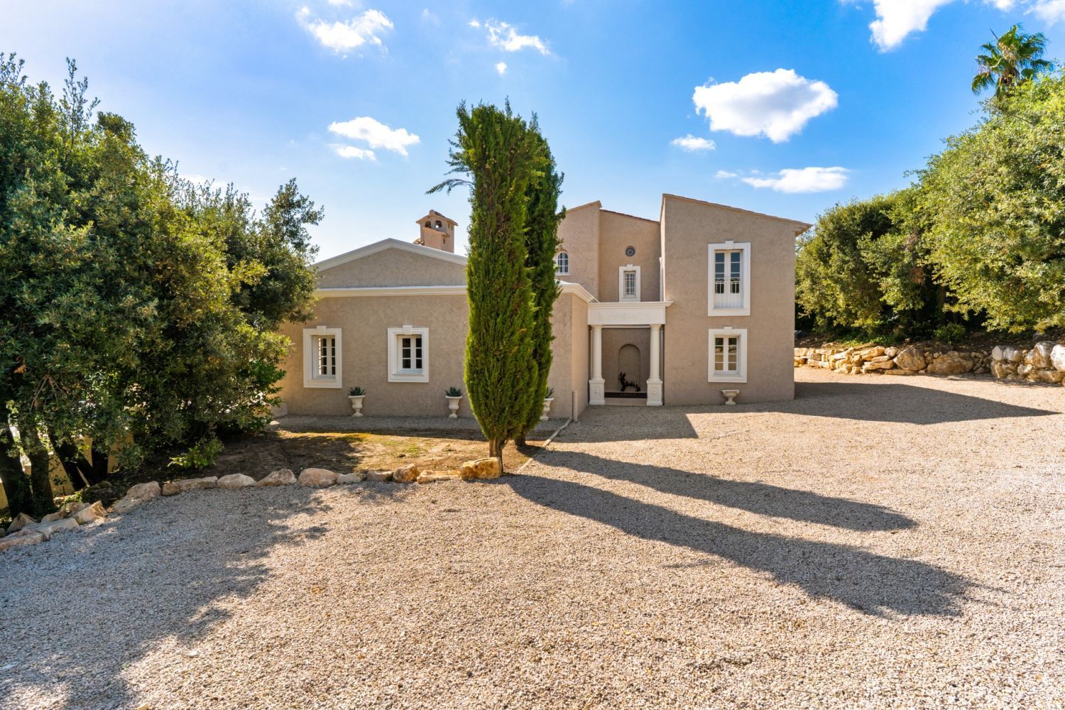 Luxury 8 Bedroom Villa 