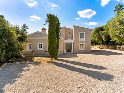 Luxury 8 Bedroom Villa 