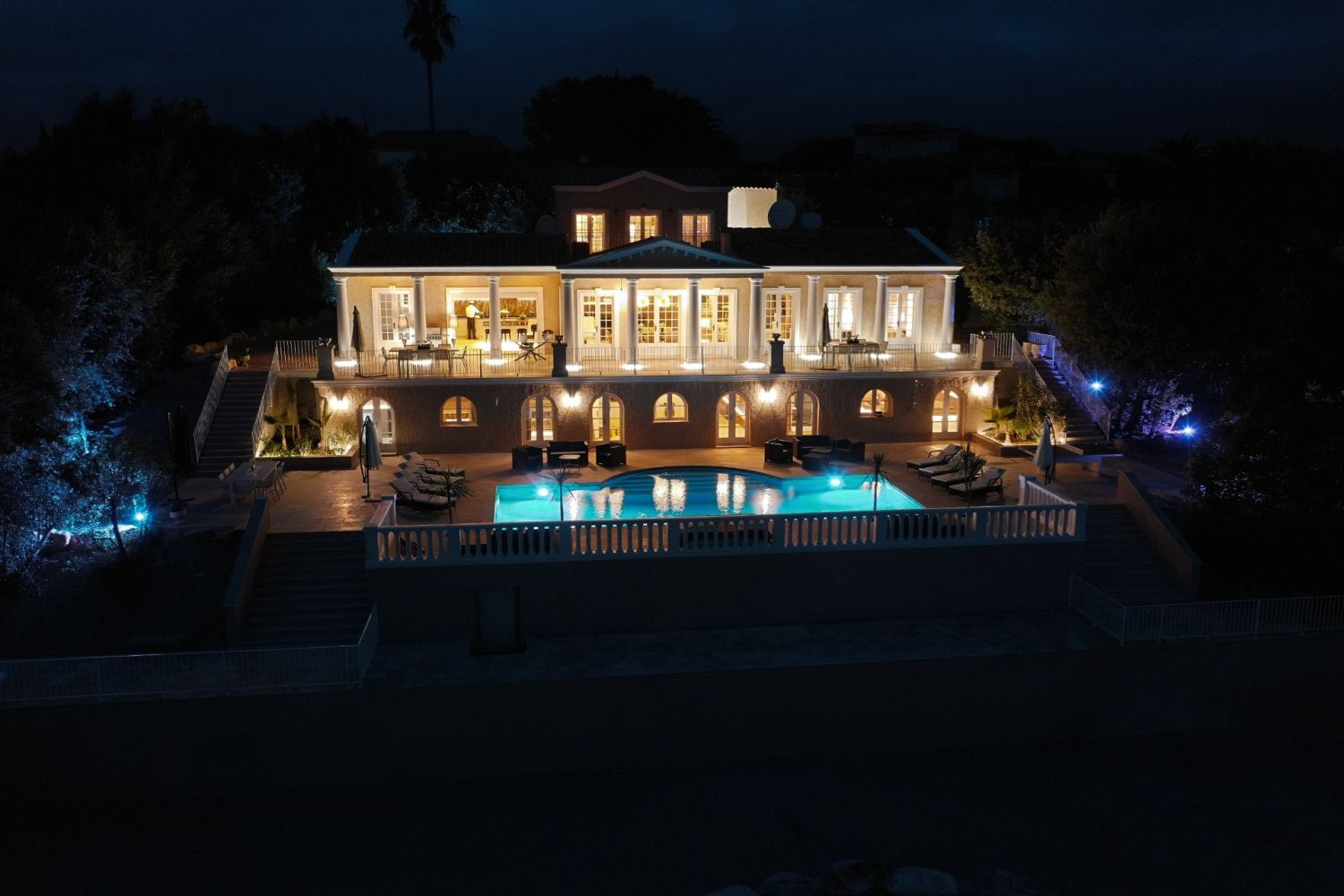 Luxury 8-bedroom villa