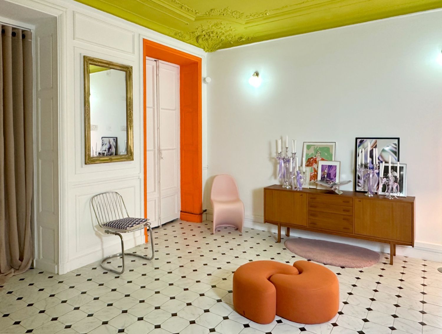 Luxury showroom in the heart of Marseille