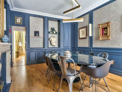 Reception apartment in a private mansion in the Marais