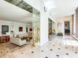 Stunning 180m² Paris Apartment for Shoots & Events in Le Marais