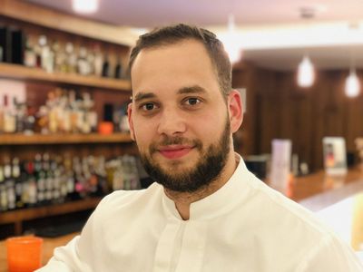 Restaurant & terrace nestled in the Vençoise hills