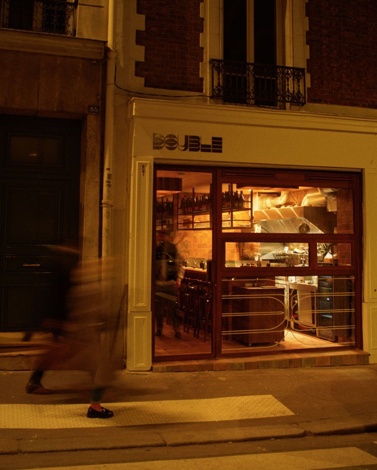 Lieu Parisien Élégant avec Chef et Art pour Événements