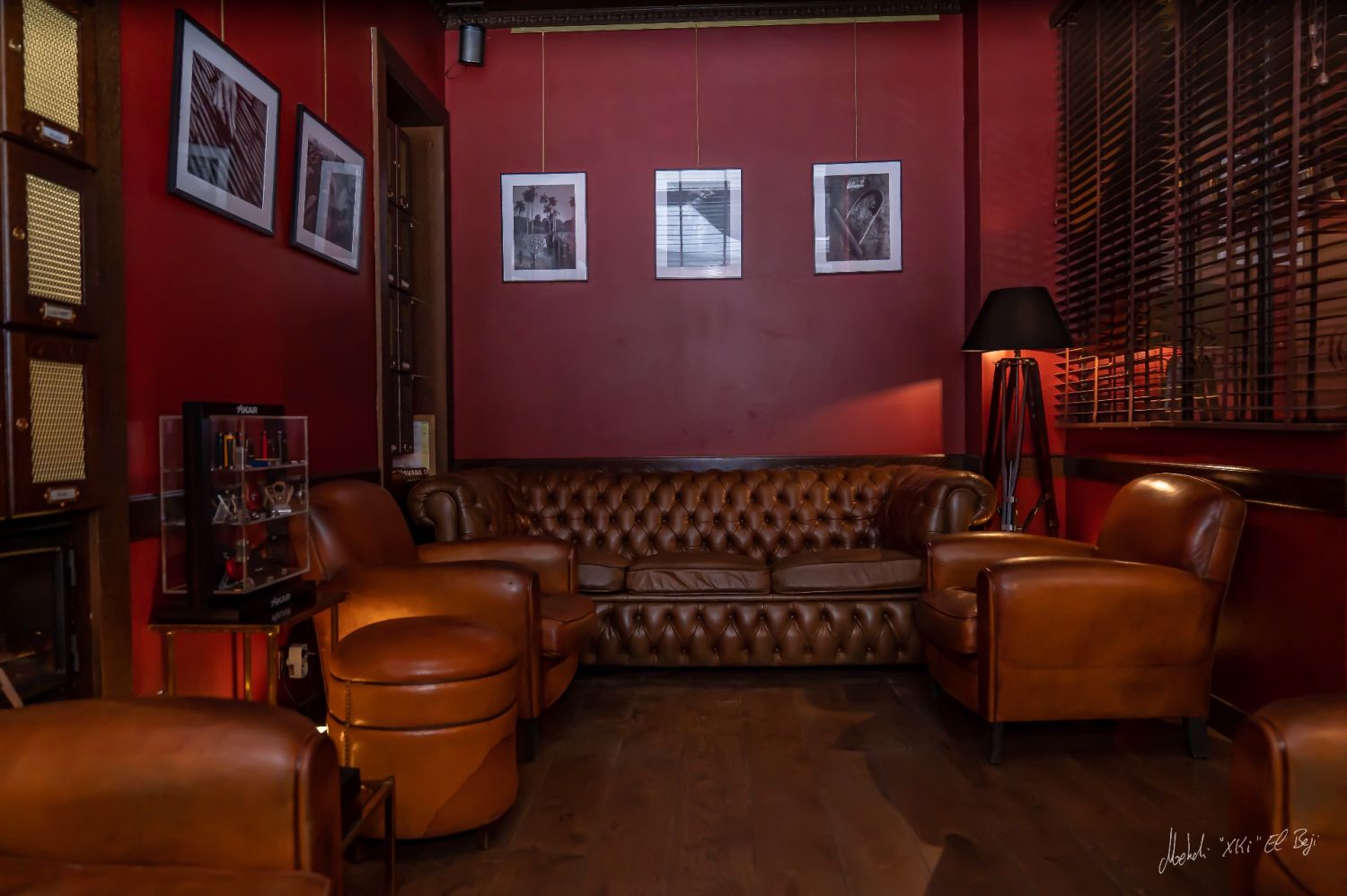 Luxury Barber & Speakeasy Bar in Paris | Timeless Gentleman's Retreat