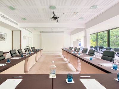 Meeting-room with forest view