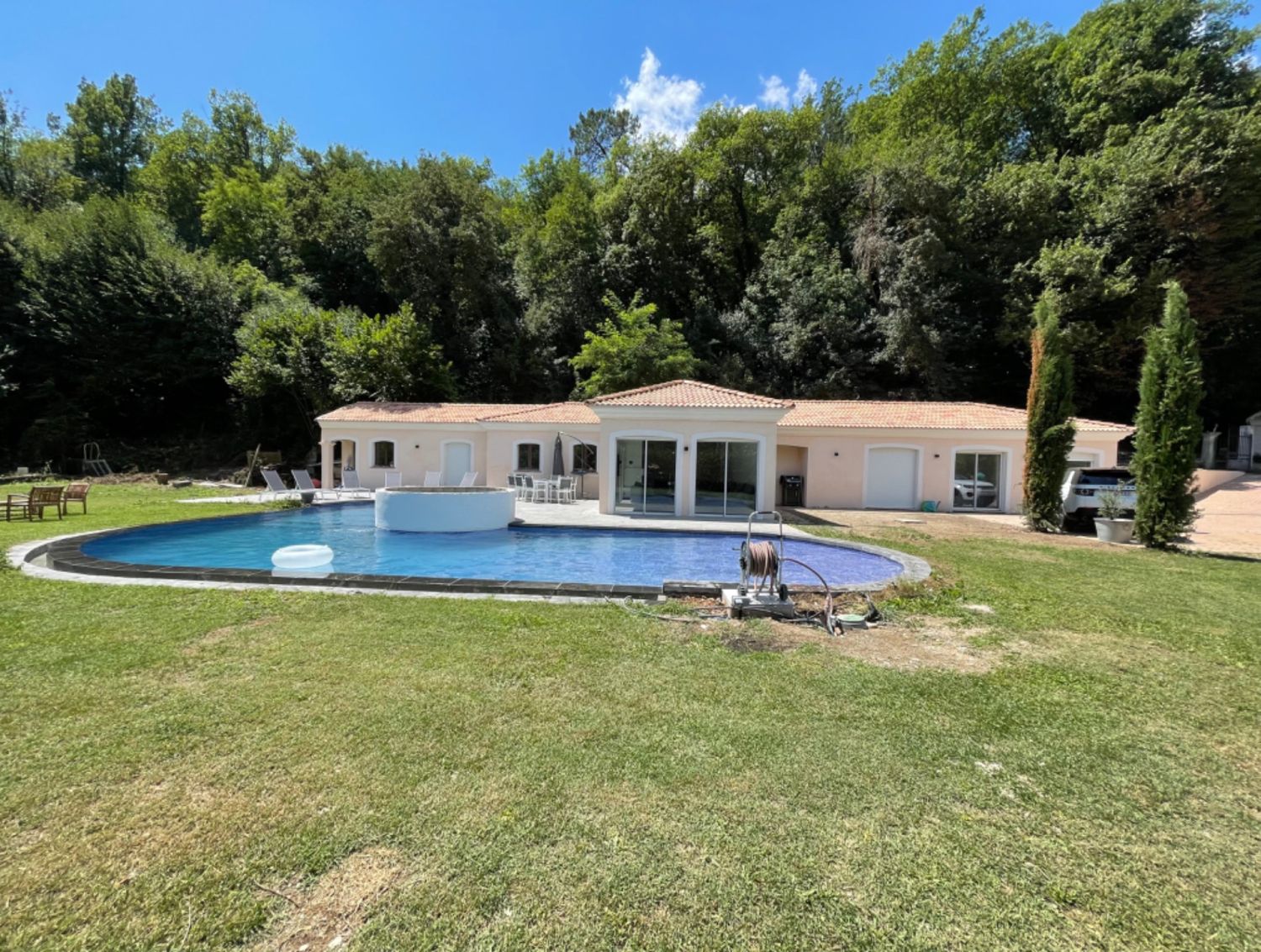 Villa  with swimming pool