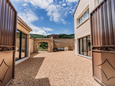 Pool house entre vignes et bois