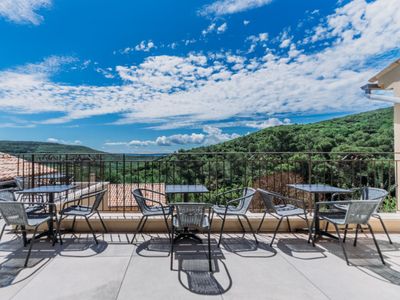 Pool house entre vignes et bois