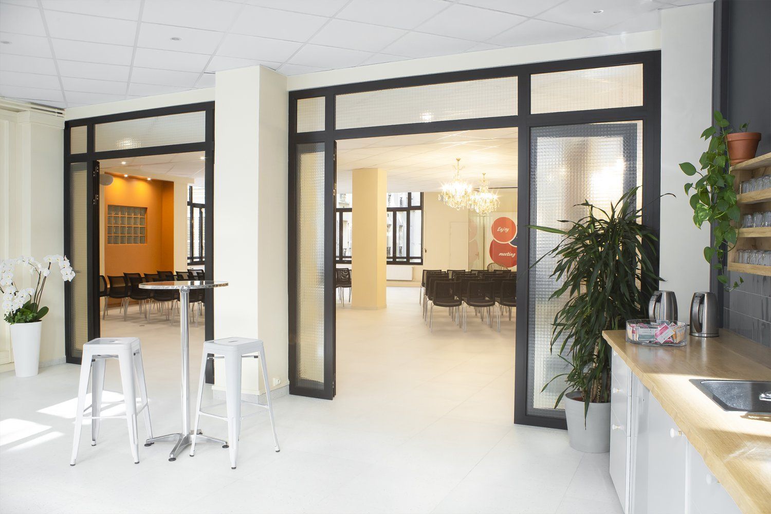 Large Event Room in Paris with Natural Light and High Ceiling
