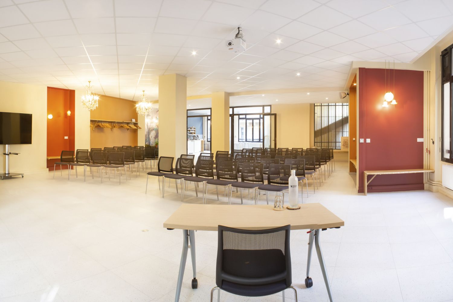Large Event Room in Paris with Natural Light and High Ceiling