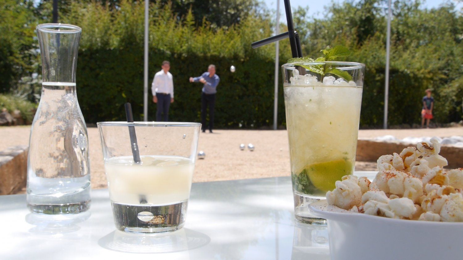 Cocktail in gardens nestled in the Vençoise hills