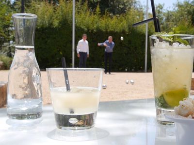 Cocktail in gardens nestled in the Vençoise hills