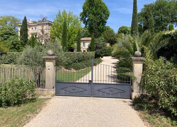 Orangery next to a Château