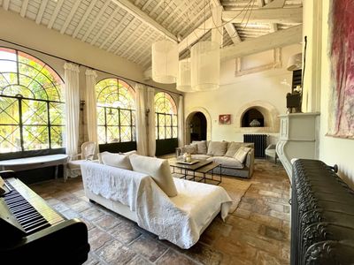 Orangerie à coté un Château