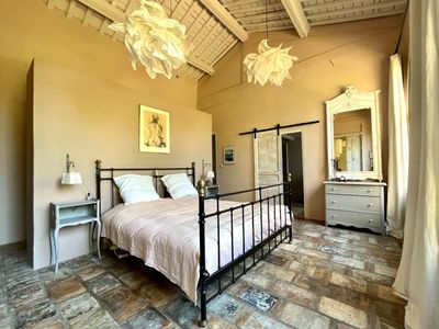 Orangerie à coté un Château