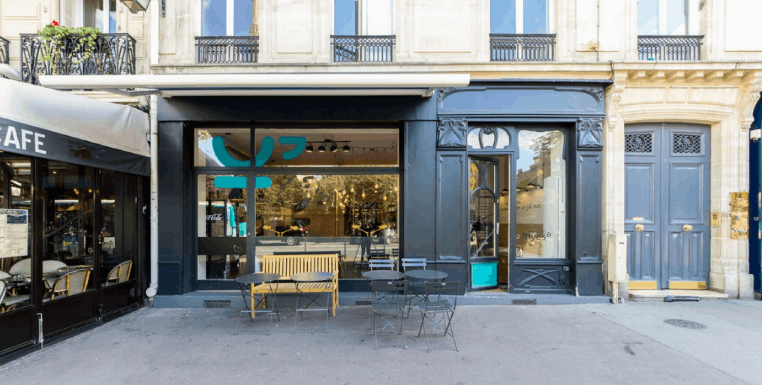 Elegant Parisian Venue with Terrace & Natural Light