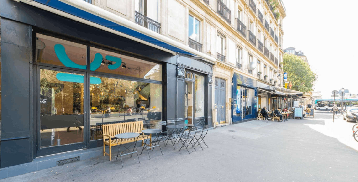 Elegant Parisian Venue with Terrace & Natural Light