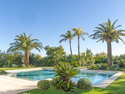 Sumptuous Florentine-style villa