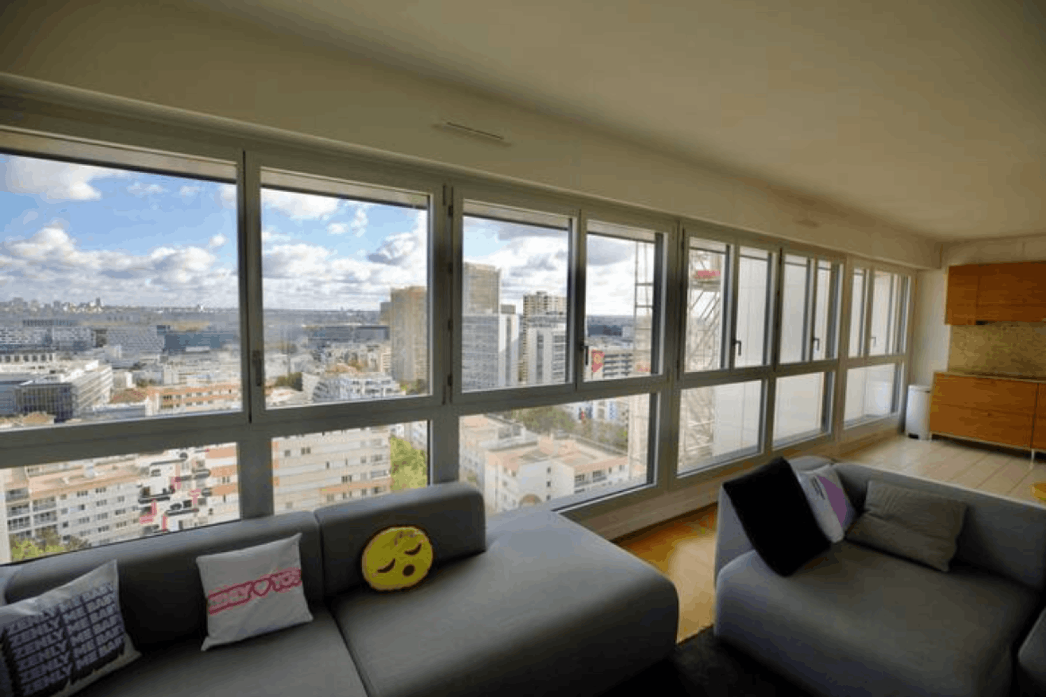 Duplex - Rooftop - 50m2 terrace - panoramic view of Paris on the 18th floor.