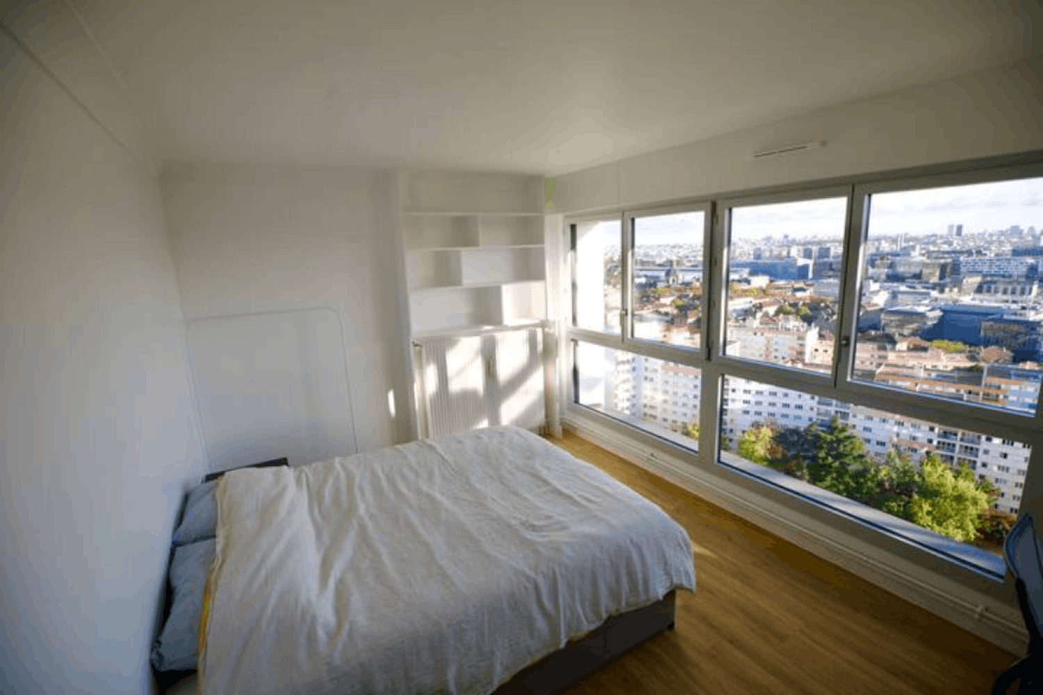 Duplex - Rooftop - 50m2 terrace - panoramic view of Paris on the 18th floor.