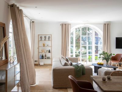 Domaine dans les Alpilles : Salle de Réception au Cœur des Oliviers