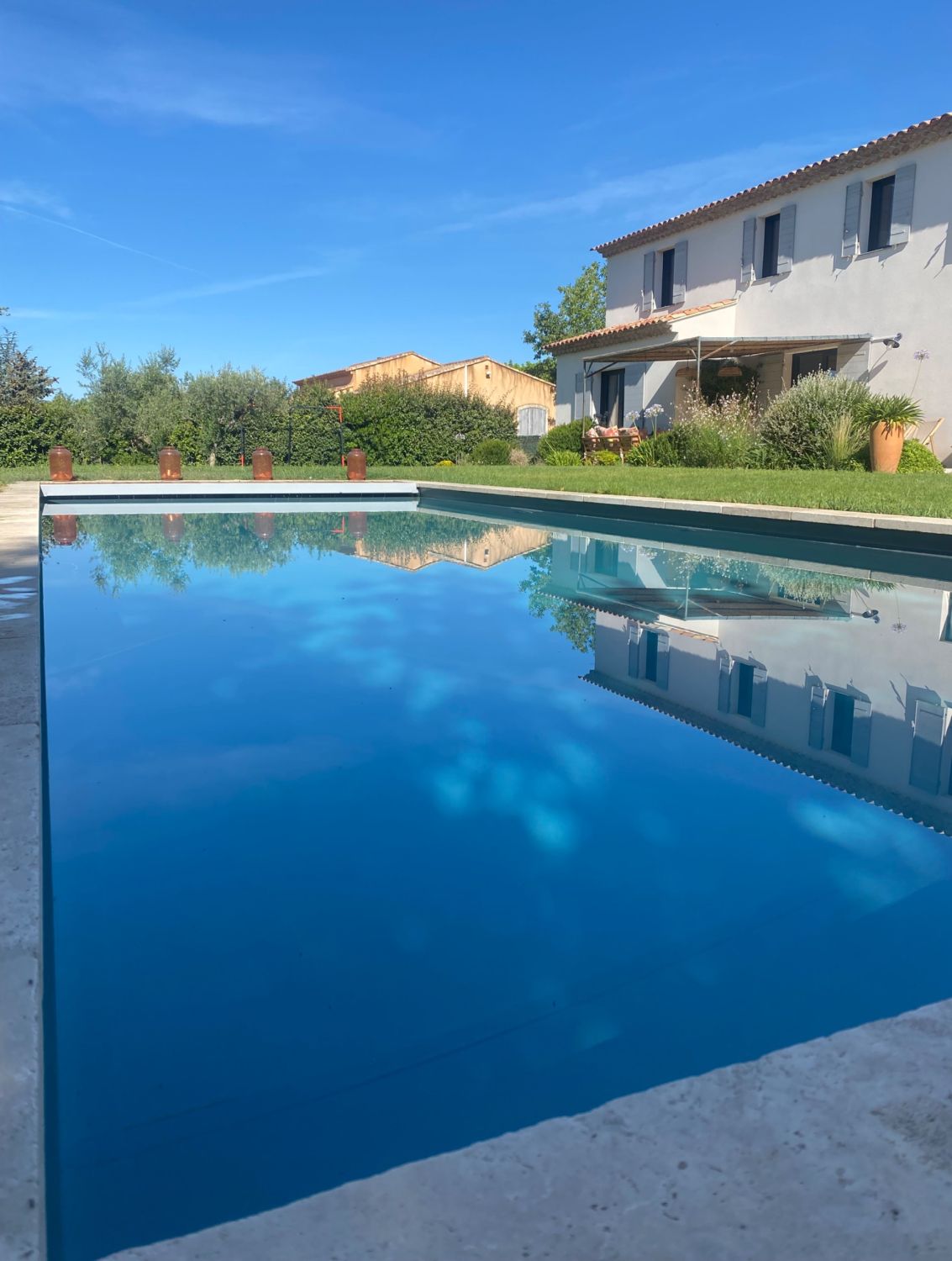 Provencal farmhouse of 250 m² with a swimming pool