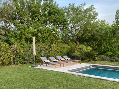 Provencal farmhouse of 250 m² with a swimming pool