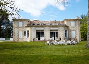 Beautiful estate 20 minutes from Bordeaux