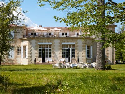 Beautiful estate 20 minutes from Bordeaux