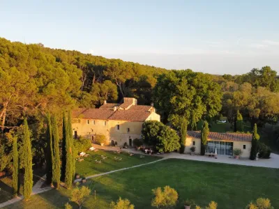 Mas Historique en Provence pour Événements d'Entreprise & Séminaires