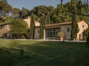 Historic Farmhouse Retreat in Provence for Corporate Events & Seminars