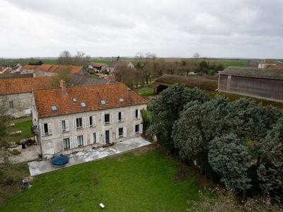 700 m² farm located 45 min from Paris