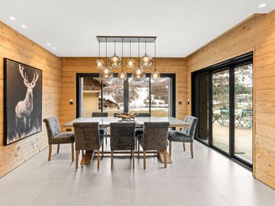 Prestigious chalet at the foot of the slopes