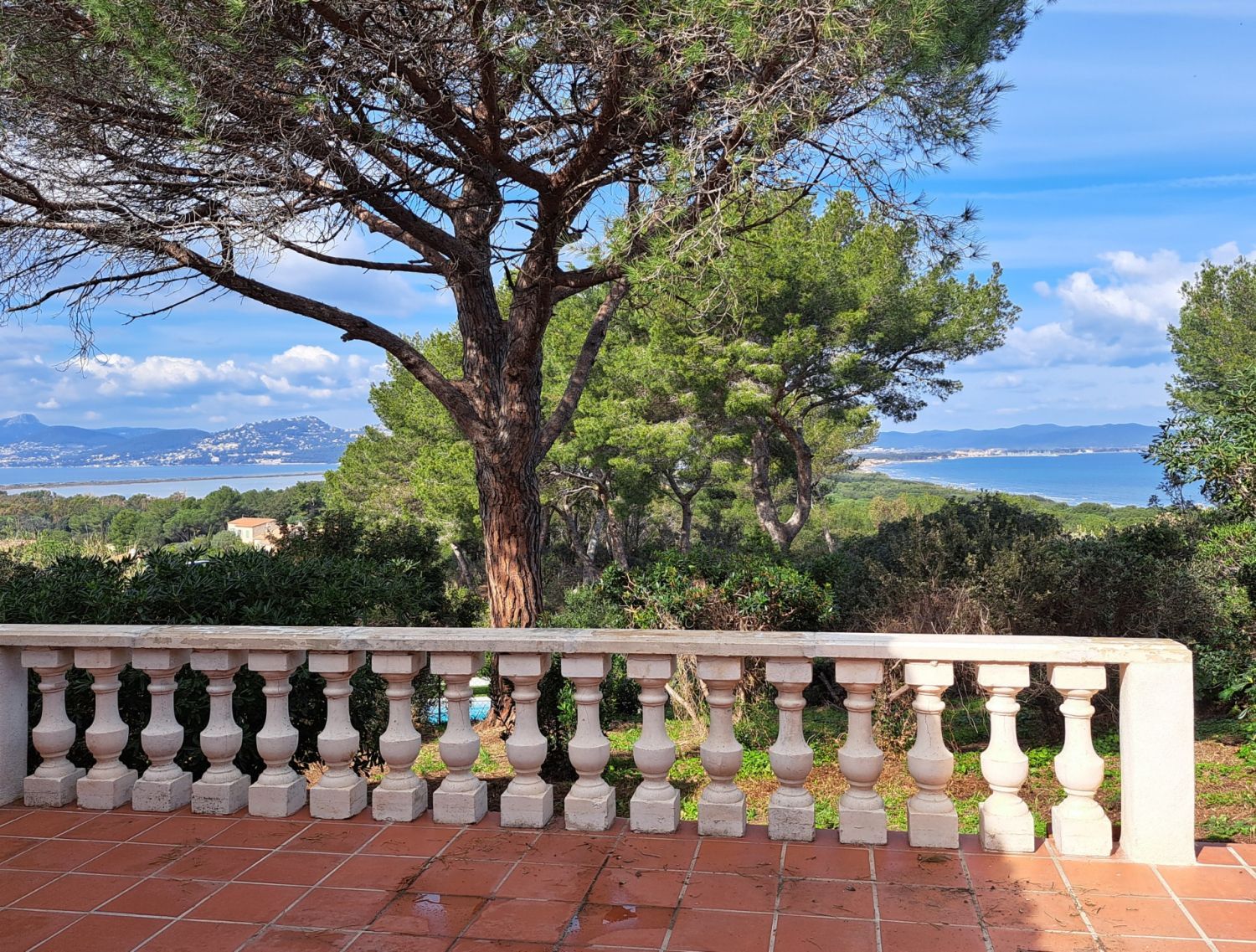 Bastide avec superbe vue mer et piscine