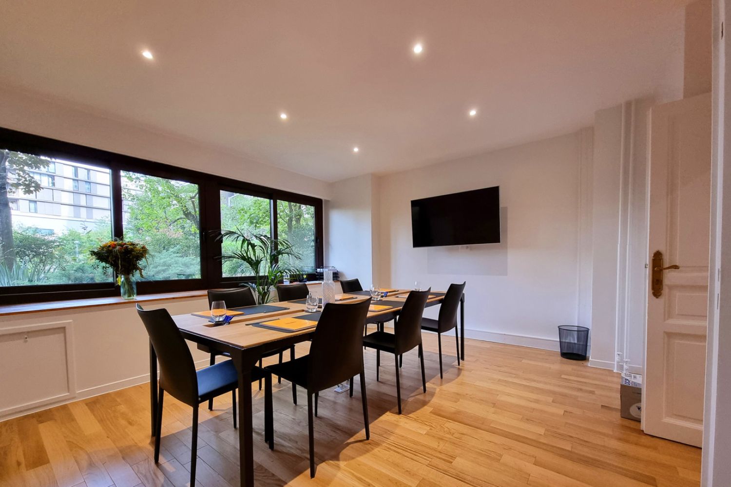 Private offices in the 15th arrondissement