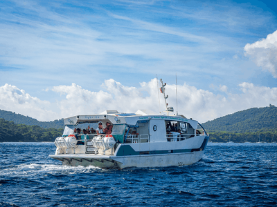 Événements Privés en Bateau Jusqu'à 50 Personnes | Bateau Hybride Écologique