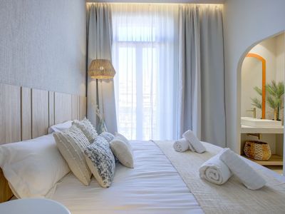 Cannes Apartment for Events – 5 Beds, 30 Guests