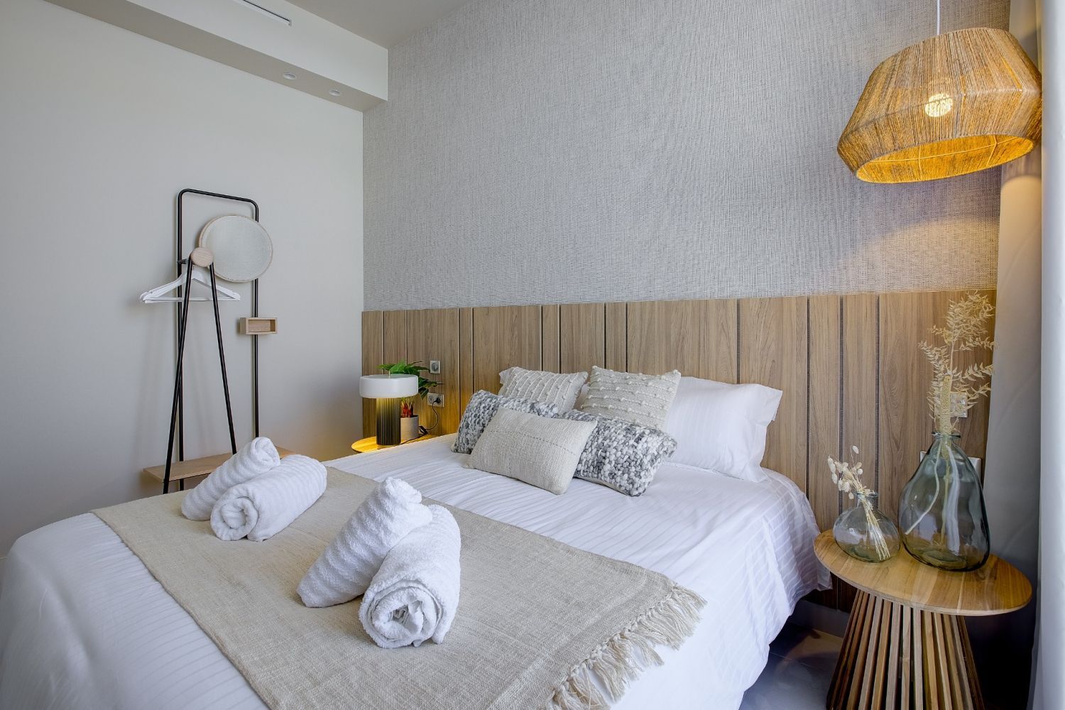 Cannes Apartment for Events – 5 Beds, 30 Guests