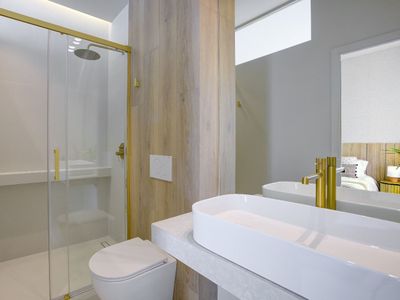 Cannes Apartment for Events – 5 Beds, 30 Guests