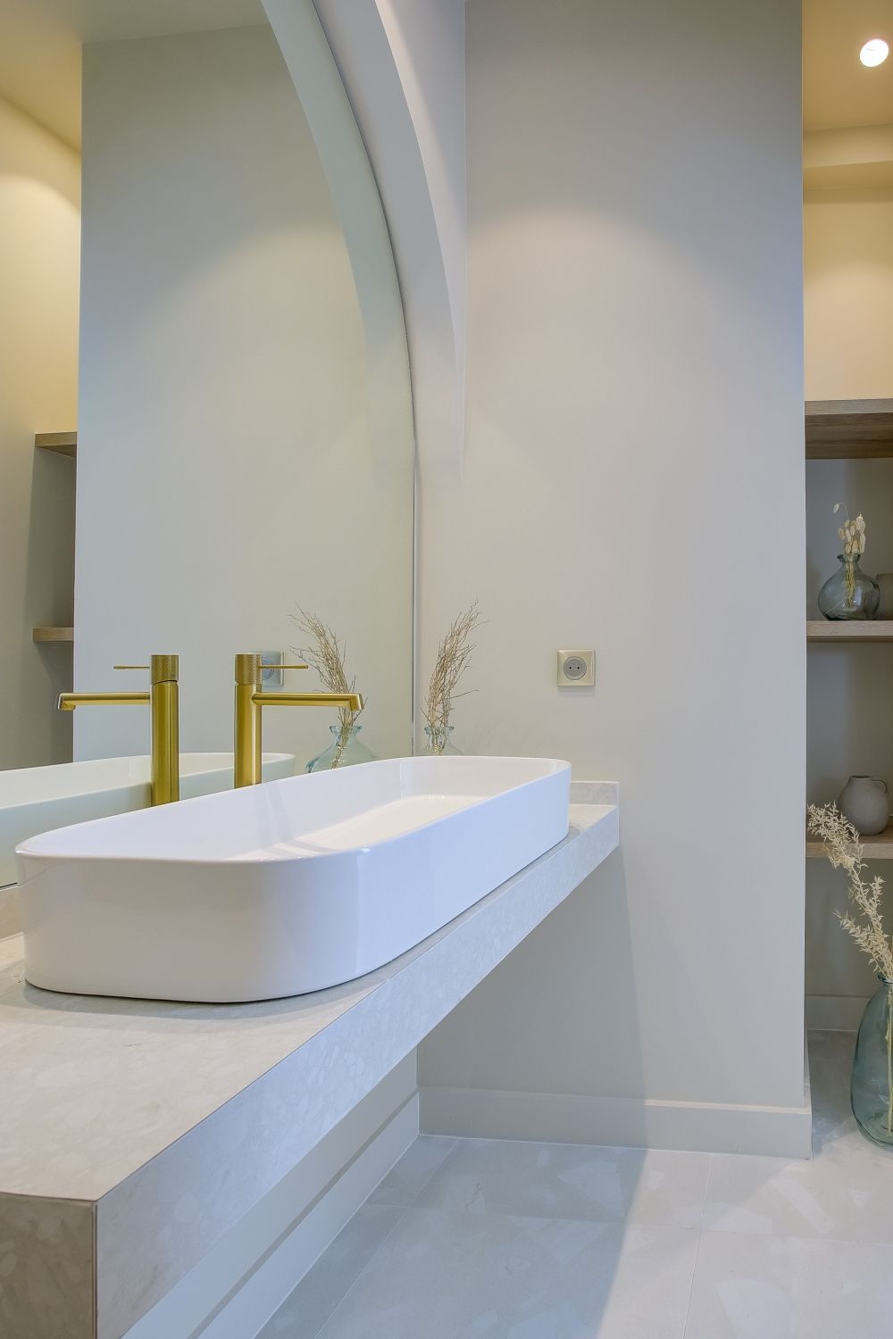 Cannes Apartment for Events – 5 Beds, 30 Guests