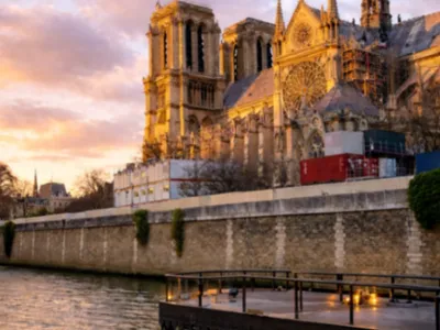 Lieu Unique sur une Péniche au Pied de Notre-Dame | Événements à Paris