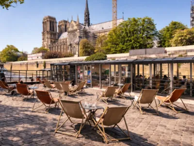 Lieu Unique sur une Péniche au Pied de Notre-Dame | Événements à Paris