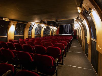 Unique Barge Venue at the Foot of Notre-Dame | Theatre & Restaurant